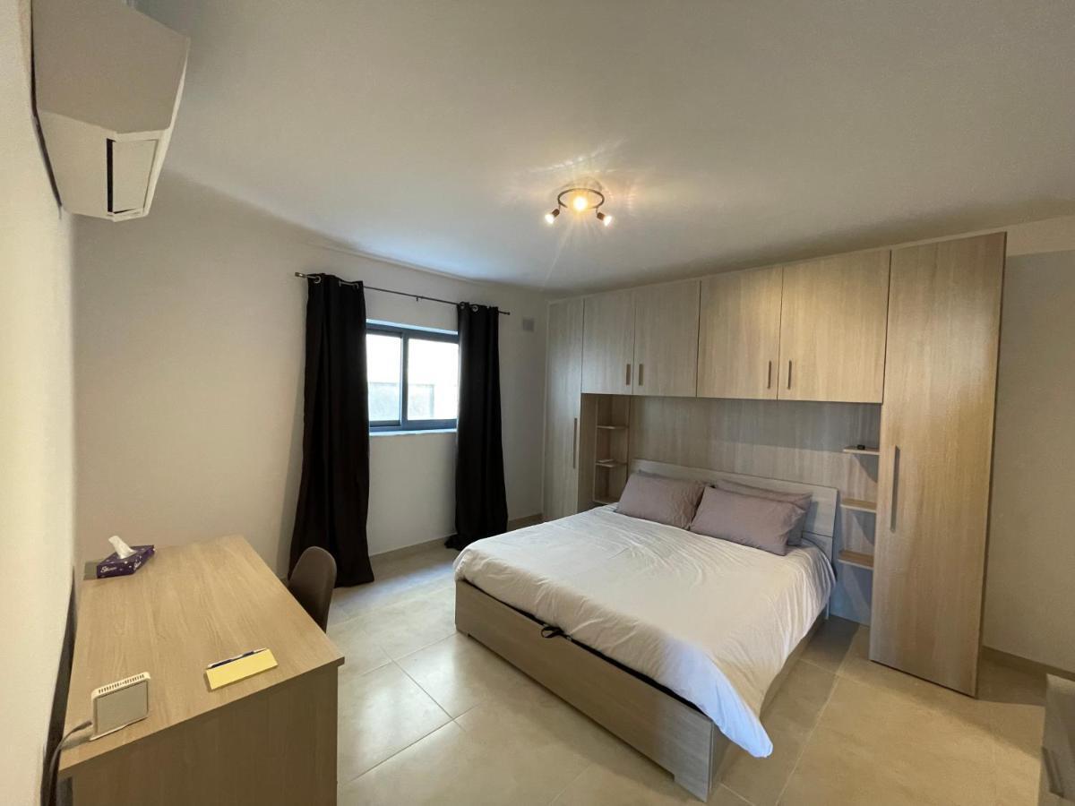 Blue Skies Family Apartment With Terrace Σεντ Πόλς Μπέι Εξωτερικό φωτογραφία